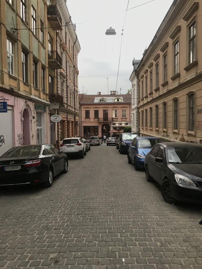 Apartment On Hoholya Street Chernivtsi Exterior photo